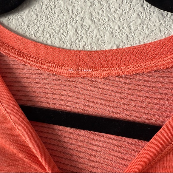 Men's Orange Lululemon Shirt - Picture 4 of 9